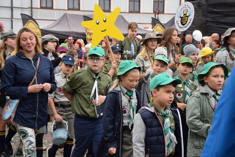 45. Skierniewickie Święto Kwiatów, Owoców i Warzyw. Parada