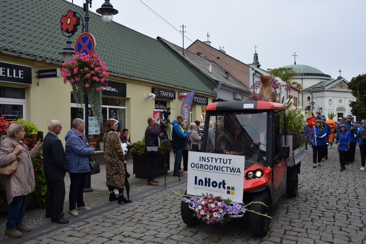 45. Skierniewickie Święto Kwiatów, Owoców i Warzyw. Parada