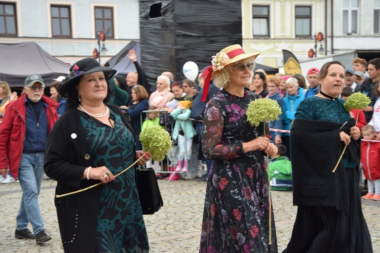 45. Skierniewickie Święto Kwiatów, Owoców i Warzyw. Parada