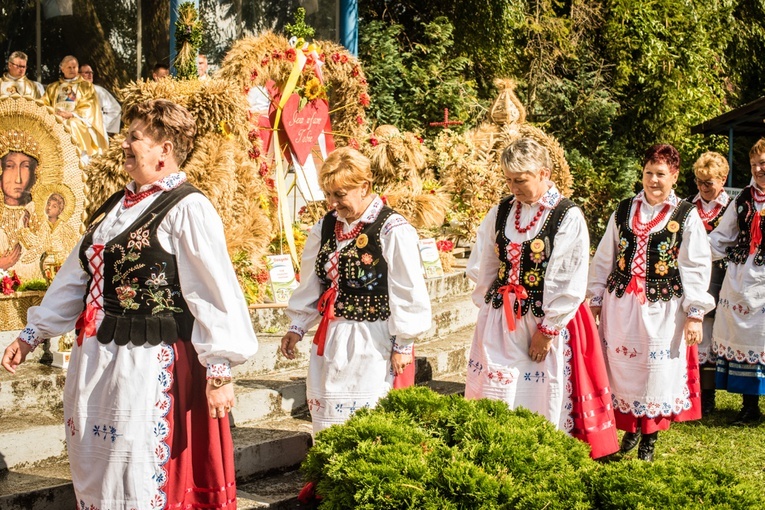 Msza św. i dożynki w Trąbkach Wielkich