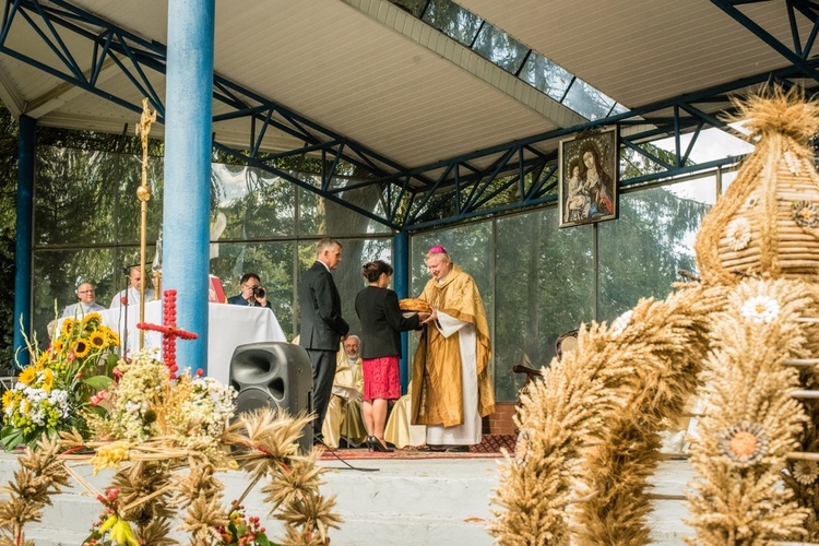 Msza św. i dożynki w Trąbkach Wielkich