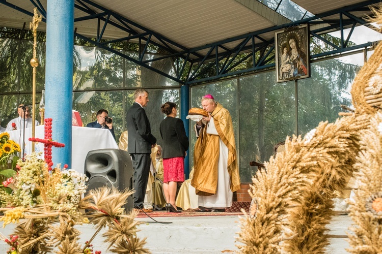 Msza św. i dożynki w Trąbkach Wielkich