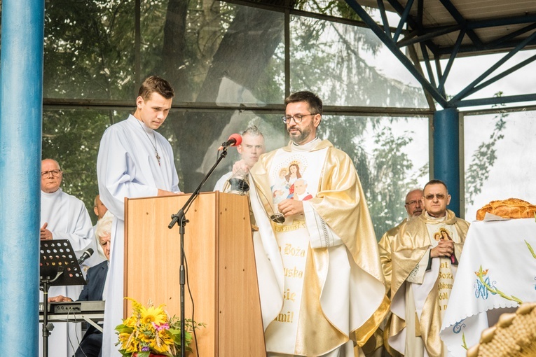 Msza św. i dożynki w Trąbkach Wielkich