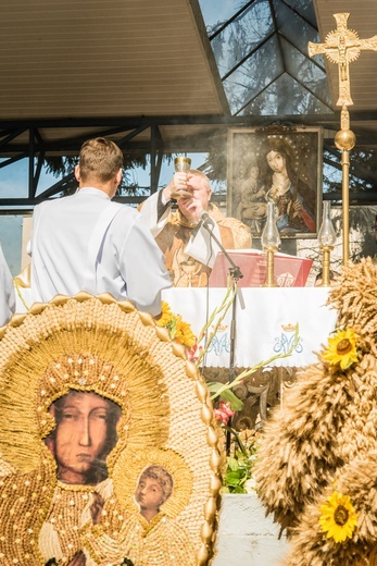 Msza św. i dożynki w Trąbkach Wielkich