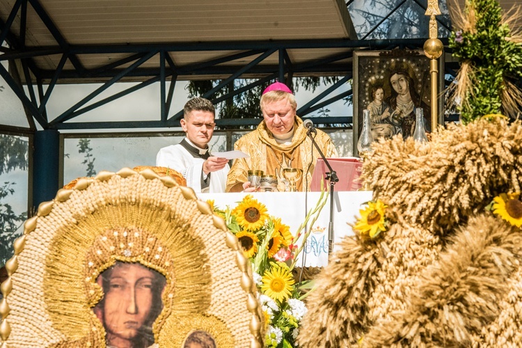 Msza św. i dożynki w Trąbkach Wielkich