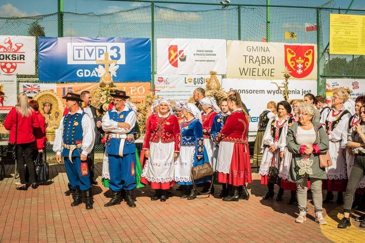 Msza św. i dożynki w Trąbkach Wielkich