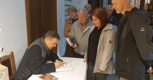 Świeradów-Zdrój. Spotkanie z księdzem-pisarzem