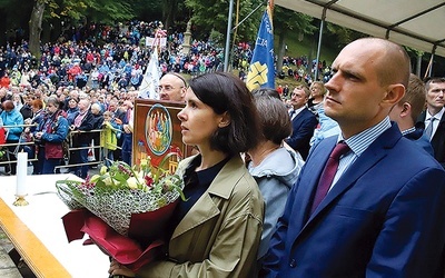 	Pielgrzymom towarzyszyła ikona Świętej Rodziny, która wcześniej nawiedzała parafie.