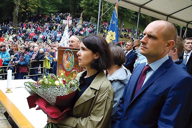 	Pielgrzymom towarzyszyła ikona Świętej Rodziny, która wcześniej nawiedzała parafie.