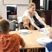 Warsztaty dla dzieci prowadziła Dominika Grodowska.
