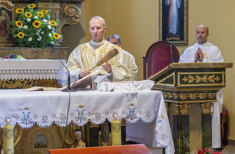 Odpust w kościele Narodzenia NMP w Kudowie-Zdroju Słonem