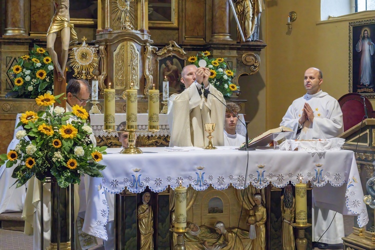 Odpust w kościele Narodzenia NMP w Kudowie-Zdroju Słonem