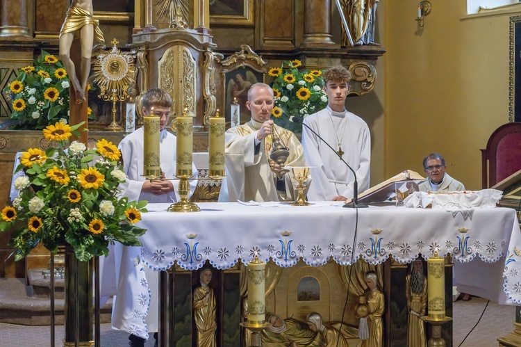 Odpust w kościele Narodzenia NMP w Kudowie-Zdroju Słonem