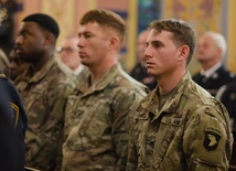 Amerykańscy żołnierze lubią się modlić w chorzelowskim sanktuarium.