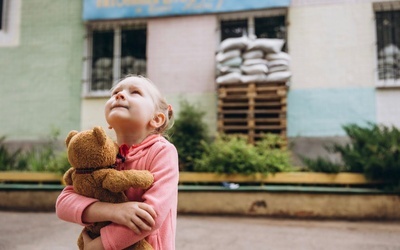 Dziś Dzień Modlitw o Pokój na Ukrainie. W czasie bombardowań modlitwa to obecność