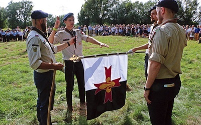 ▲	Środowisko dolnośląskiego SHK „Zawisza” rozwija się dzięki codziennej pracy u podstaw szefów jednostek – przewodniczek i wędrowników.