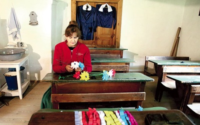 Ukraińskie wianki, jak wyjaśniała Sylwia Bacińska,  noszone do tradycyjnych strojów w czasie ważnych wydarzeń, różniły się od polskich kształtem i kolorem.