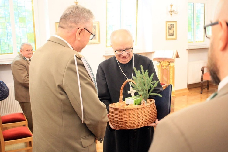 Zasadzenie dębu papieskiego w ogrodzie biskupim