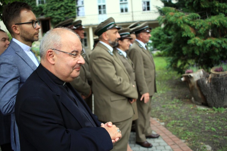 Zasadzenie dębu papieskiego w ogrodzie biskupim