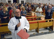 Za obchody jubileuszu i obecność ordynariusza dziękuje ks. Piotr Szymański, proboszcz i budowniczy kościoła.