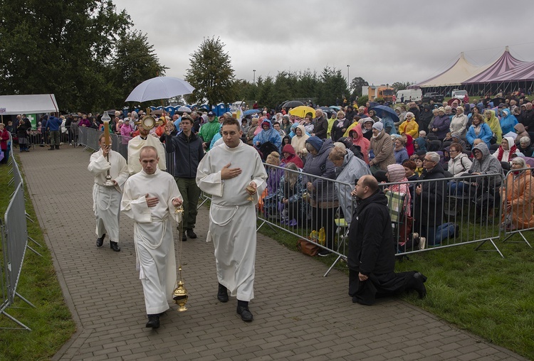 Uroczystości w Skrzatuszu, cz. 1