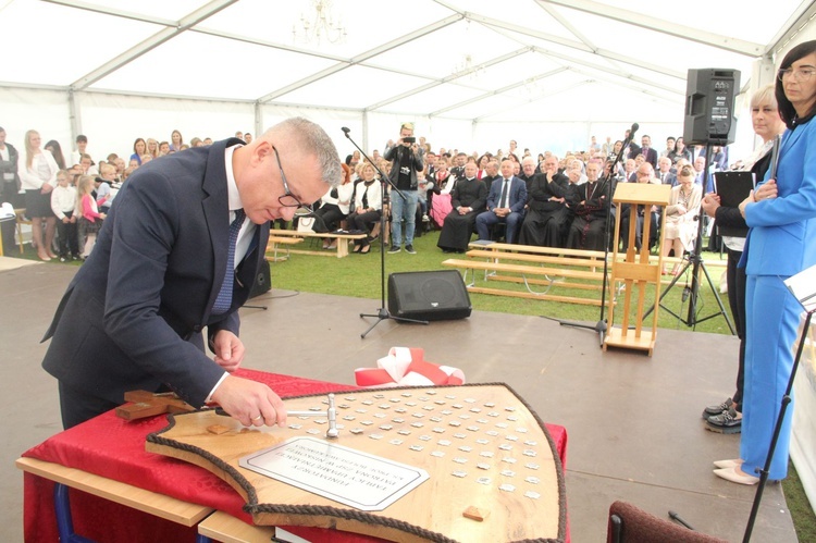 Ks. prof. Bolesław Kumor patronem szkoły w Niskowej