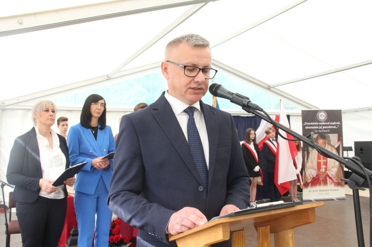 Ks. prof. Bolesław Kumor patronem szkoły w Niskowej