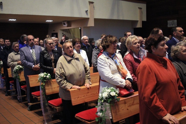 Abp Mieczysław Mokrzycki na jubileuszu parafii oblatów w Kędzierzynie-Koźlu