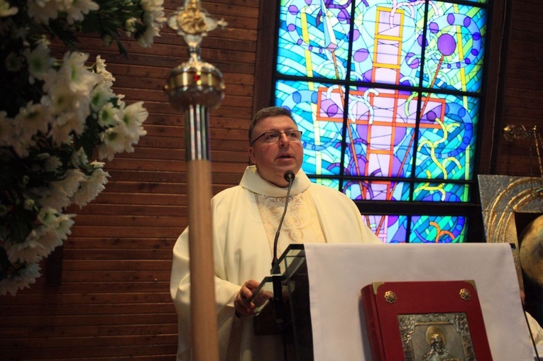 Abp Mieczysław Mokrzycki na jubileuszu parafii oblatów w Kędzierzynie-Koźlu