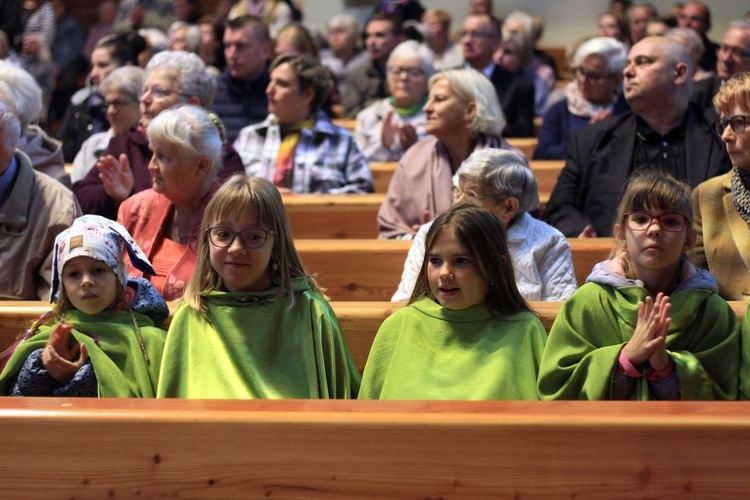 Abp Mieczysław Mokrzycki na jubileuszu parafii oblatów w Kędzierzynie-Koźlu