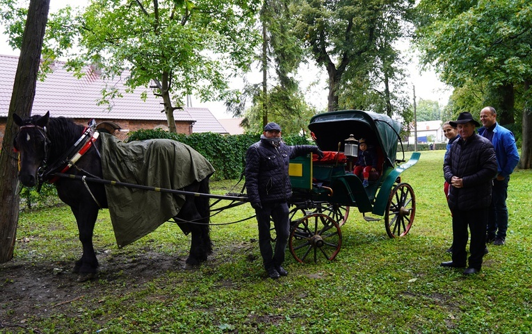Łozina. Uroczystości odpustowe i pielgrzymka konna