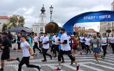 Wadowice. Pobiegli, by pomóc