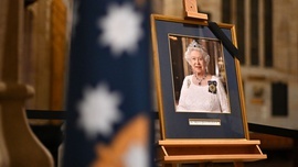 Abp Canterbury: Królowa wolała służyć innym, niż by to jej służono