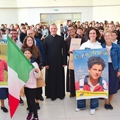 Młodzi z Klasyka spotkali się z Włochami, którzy opowiadali o błogosławionym.