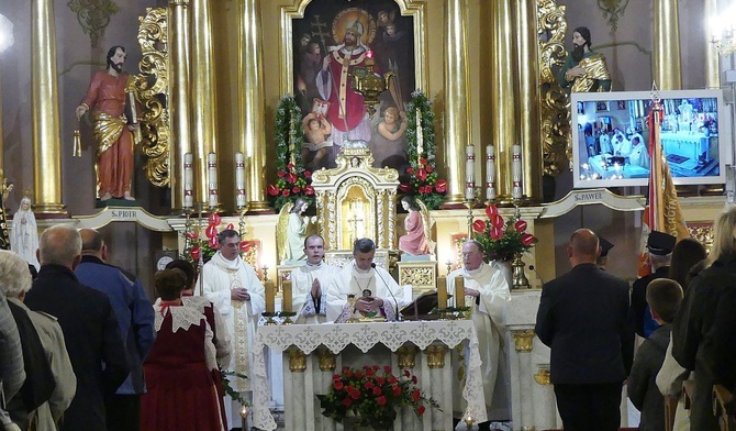 Biskup Roman Pindel przewodniczył jubileuszowym uroczystościom w Bulowicach.