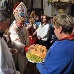 Limanowa - centralna uroczystość: powitanie pielgrzymów