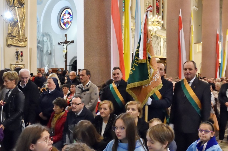 Limanowa - centralna uroczystość: powitanie pielgrzymów