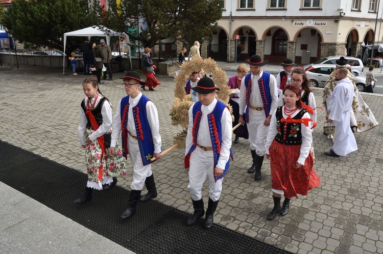 Limanowa - centralna uroczystość: powitanie pielgrzymów
