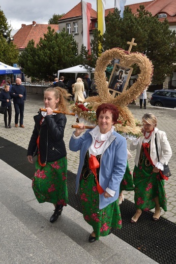 Limanowa - centralna uroczystość: powitanie pielgrzymów