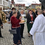 Limanowa - centralna uroczystość: powitanie pielgrzymów