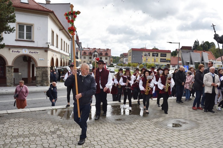 Limanowa - centralna uroczystość: powitanie pielgrzymów