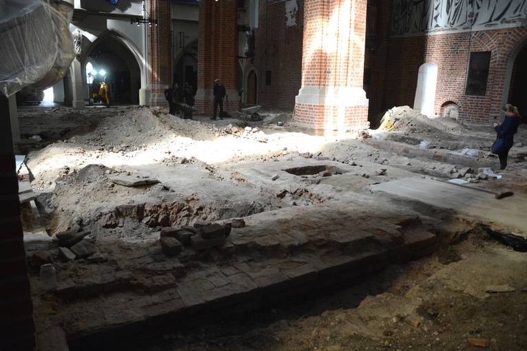 Badania archeologiczne w katedrze opolskiej