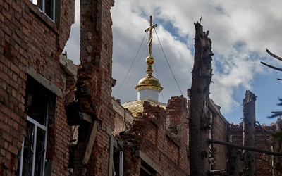 Ukraina: W ciągu siedmiu miesięcy wojny okupanci zniszczyli 270 budynków sakralnych