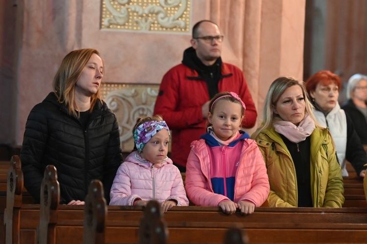 Przedszkolaki z katedry poszły prosto w góry