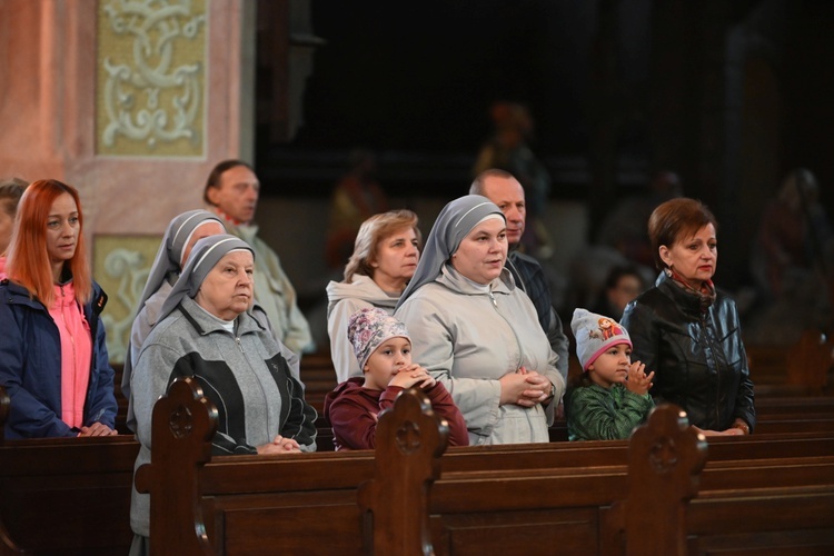 Przedszkolaki z katedry poszły prosto w góry