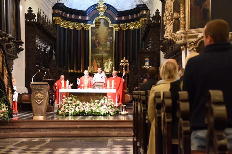 W archikatedrze oliwskiej bierzmowanie dorosłych