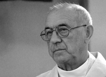 Śp. ks. Mieczysław Deka (1938-2022).