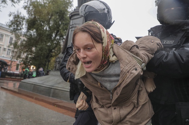 Rosja - coraz więcej protestujących zatrzymanych od początku mobilizacji