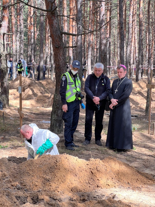 Kardynał Konrad Krajewski odwiedza Ukrainę