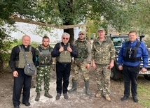 Kardynał Konrad Krajewski odwiedza Ukrainę